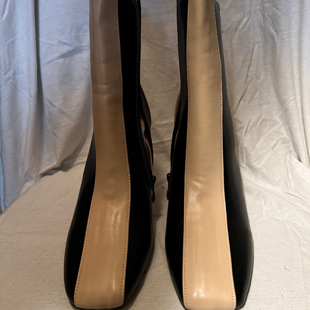 Never been Worn women’s fashion booties